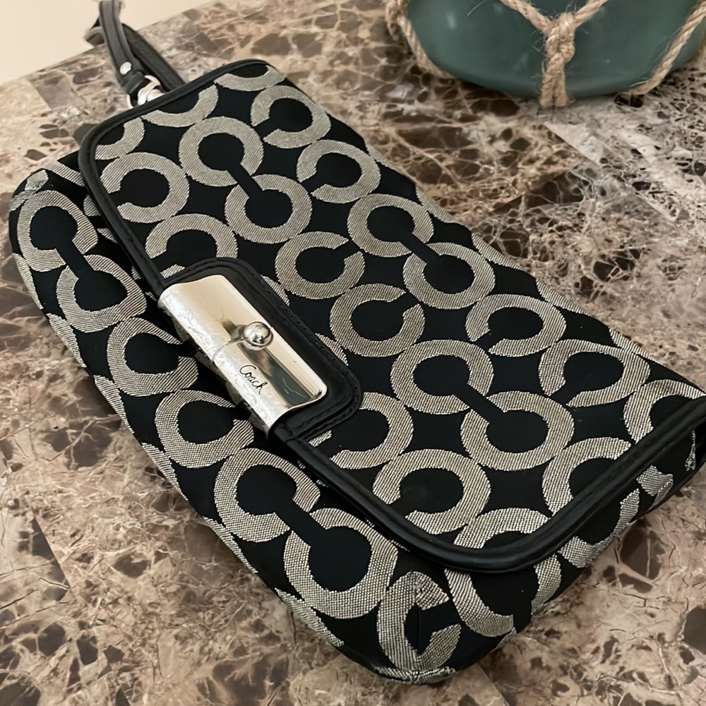 Large Coach wristlet - Picture 8 of 11